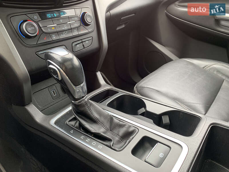 Внедорожник / Кроссовер Ford Escape 2018 в Киеве