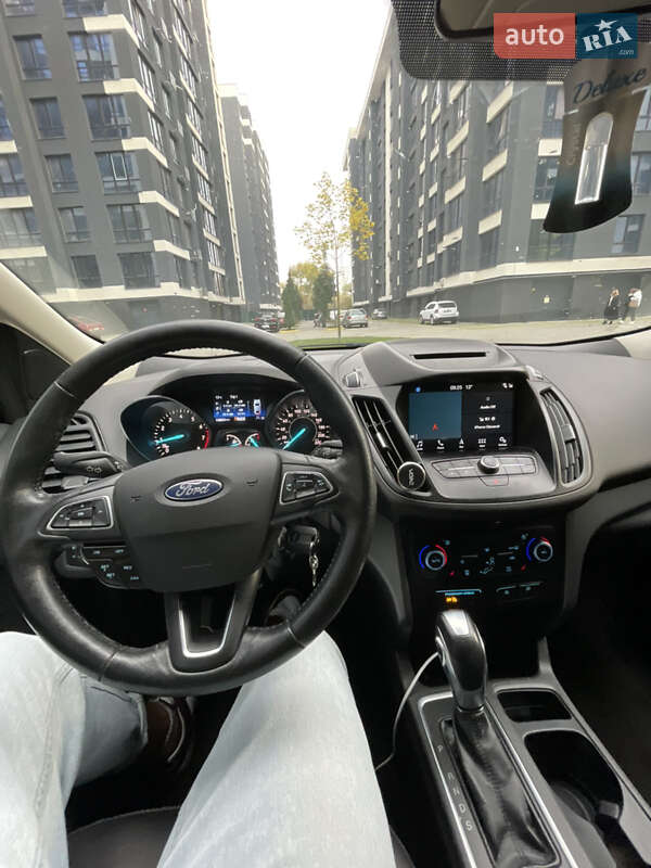 Внедорожник / Кроссовер Ford Escape 2018 в Ивано-Франковске