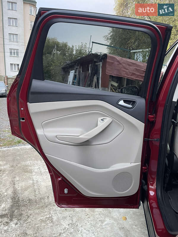Внедорожник / Кроссовер Ford Escape 2019 в Львове