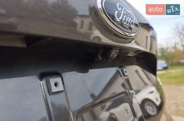 Внедорожник / Кроссовер Ford Escape 2019 в 