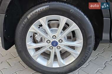 Внедорожник / Кроссовер Ford Escape 2017 в 