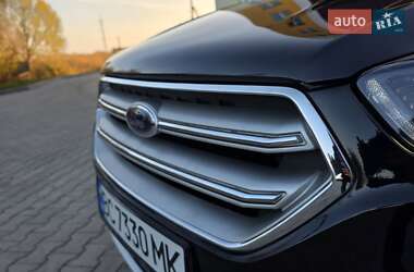 Внедорожник / Кроссовер Ford Escape 2017 в 