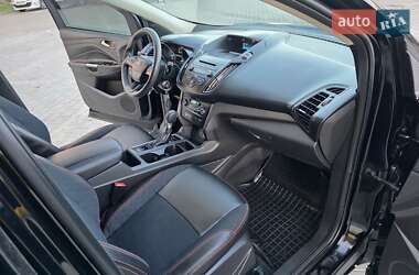 Внедорожник / Кроссовер Ford Escape 2017 в 