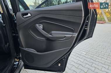 Внедорожник / Кроссовер Ford Escape 2017 в 