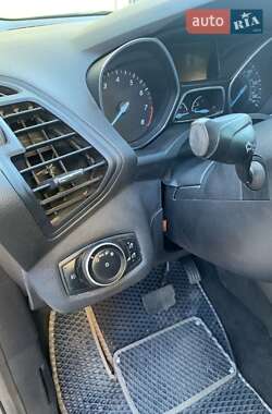Позашляховик / Кросовер Ford Escape 2015 в  фото 7 Позашляховик / Кросовер Ford Escape 2015 в