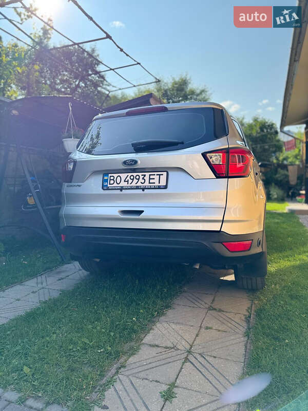 Позашляховик / Кросовер Ford Escape 2018 в Тернополі фото 3 Позашляховик / Кросовер Ford Escape 2018 в Тернополі