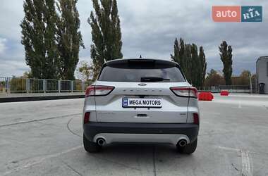Внедорожник / Кроссовер Ford Escape 2020 в 