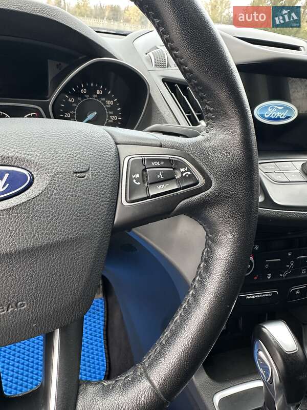 Внедорожник / Кроссовер Ford Escape 2017 в Киеве