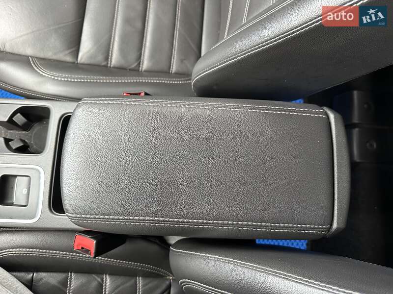 Внедорожник / Кроссовер Ford Escape 2017 в Киеве
