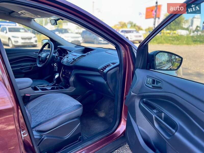 Позашляховик / Кросовер Ford Escape 2018 в Кам'янці фото 17 Позашляховик / Кросовер Ford Escape 2018 в Кам'янці