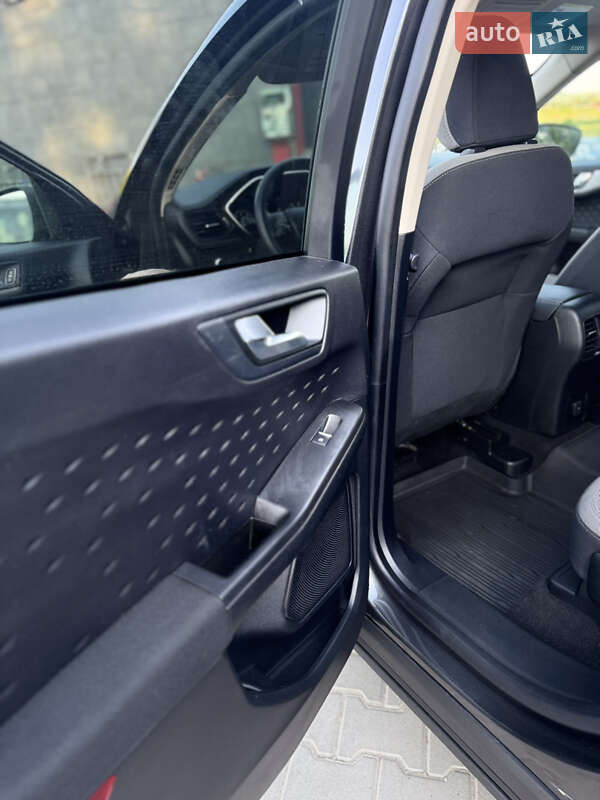 Внедорожник / Кроссовер Ford Escape 2019 в Тлумаче