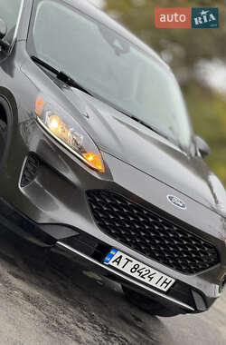 Позашляховик / Кросовер Ford Escape 2019 в  фото 36 Позашляховик / Кросовер Ford Escape 2019 в