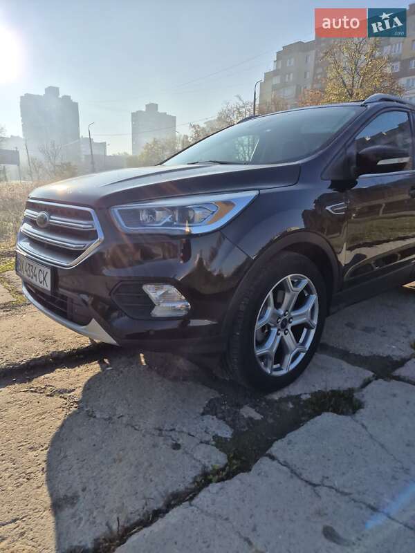 Позашляховик / Кросовер Ford Escape 2016 в Хмельницькому