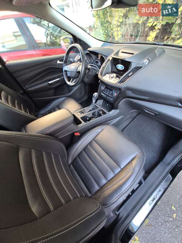 Позашляховик / Кросовер Ford Escape 2016 в Хмельницькому