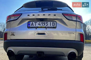 Внедорожник / Кроссовер Ford Escape 2020 в 