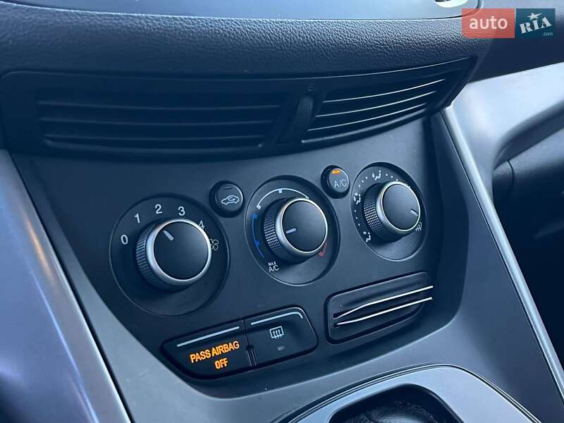 Позашляховик / Кросовер Ford Escape 2015 в Львові фото 39 Позашляховик / Кросовер Ford Escape 2015 в Львові