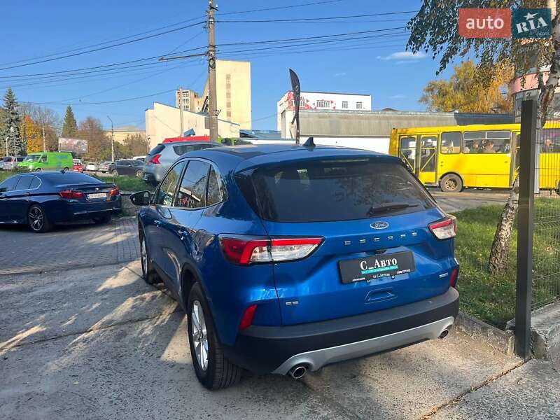 Позашляховик / Кросовер Ford Escape 2020 в Чернівцях