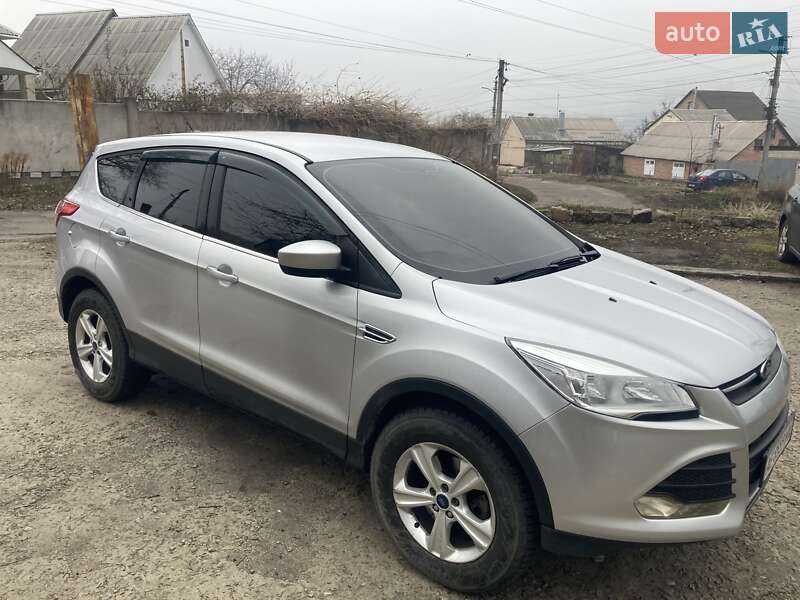 Внедорожник / Кроссовер Ford Escape 2015 в Днепре