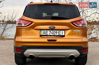 Позашляховик / Кросовер Ford Escape 2015 в 