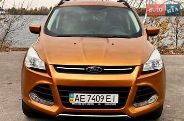 Позашляховик / Кросовер Ford Escape 2015 в 