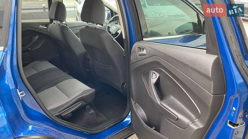 Позашляховик / Кросовер Ford Escape 2017 в Ужгороді