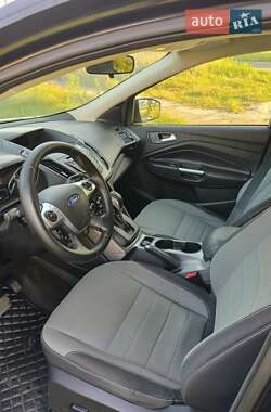 Внедорожник / Кроссовер Ford Escape 2015 в Чернигове
