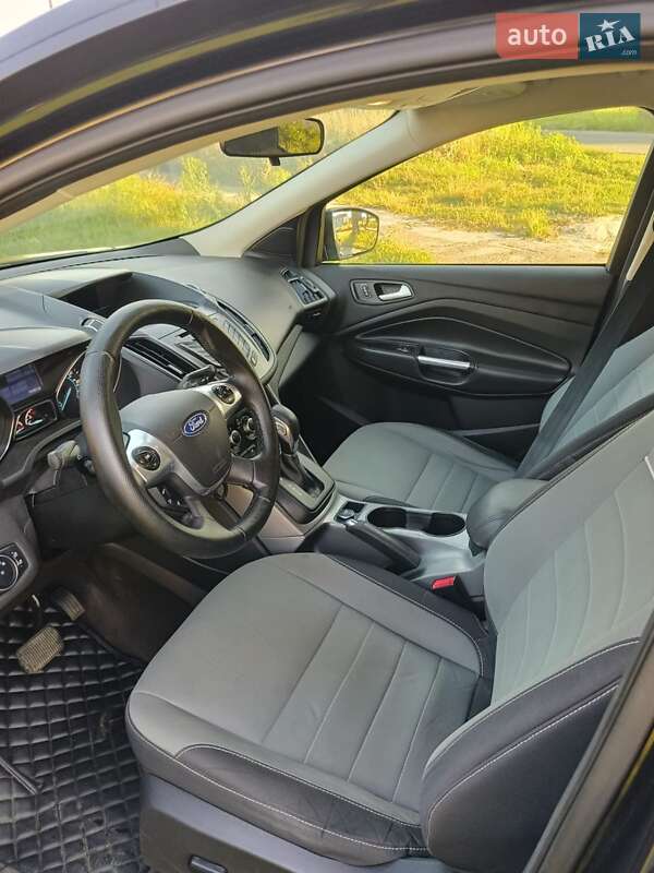 Внедорожник / Кроссовер Ford Escape 2015 в Чернигове