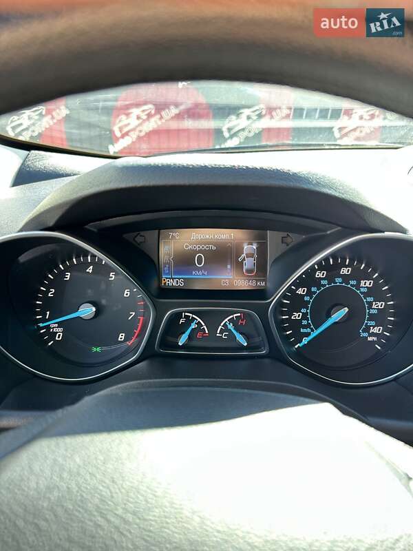 Внедорожник / Кроссовер Ford Escape 2015 в Сумах