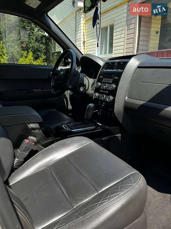 Внедорожник / Кроссовер Ford Escape 2010 в Лубнах