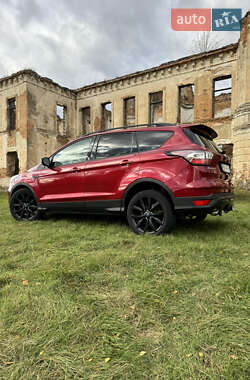 Внедорожник / Кроссовер Ford Escape 2016 в Нетешине