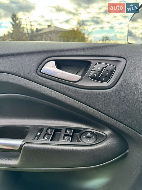 Позашляховик / Кросовер Ford Escape 2016 в Нетішині фото 82 Позашляховик / Кросовер Ford Escape 2016 в Нетішині