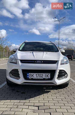 Позашляховик / Кросовер Ford Escape 2015 в Дубні