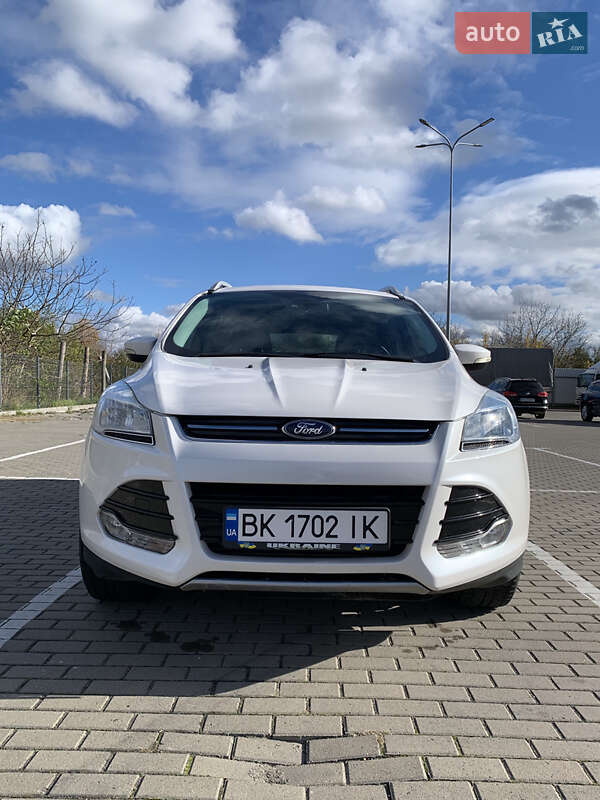 Внедорожник / Кроссовер Ford Escape 2015 в Дубно