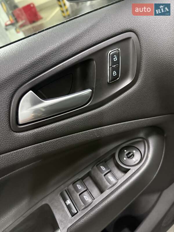 Внедорожник / Кроссовер Ford Escape 2015 в Киеве фото 71 Внедорожник / Кроссовер Ford Escape 2015 в Киеве