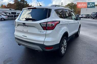 Позашляховик / Кросовер Ford Escape 2017 в 