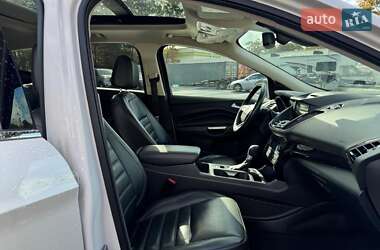 Позашляховик / Кросовер Ford Escape 2017 в 