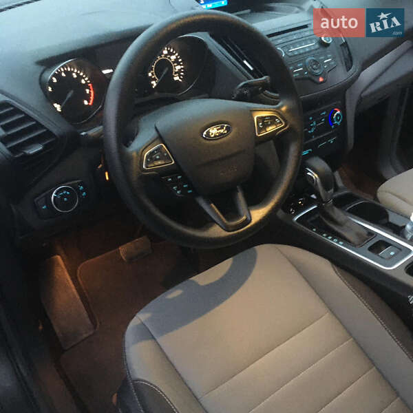 Позашляховик / Кросовер Ford Escape 2017 в Трускавці