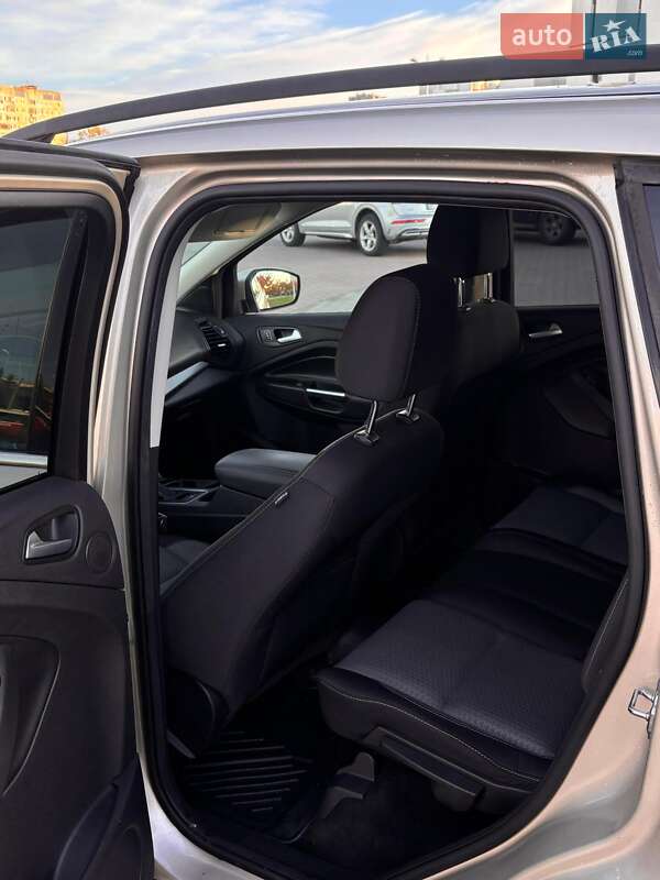 Внедорожник / Кроссовер Ford Escape 2017 в Львове