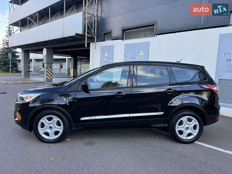 Внедорожник / Кроссовер Ford Escape 2017 в Киеве