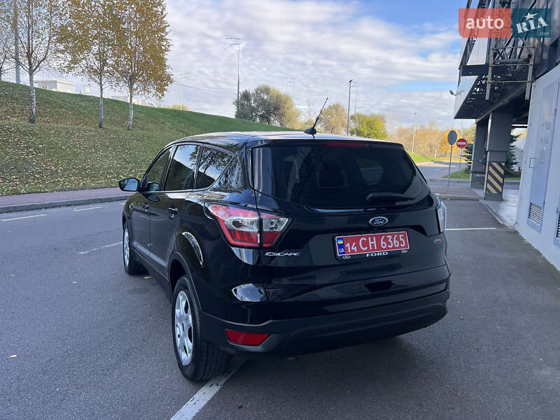 Внедорожник / Кроссовер Ford Escape 2017 в Киеве