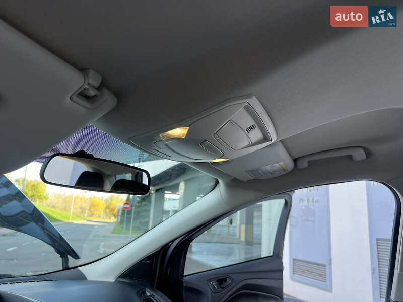 Внедорожник / Кроссовер Ford Escape 2017 в Киеве