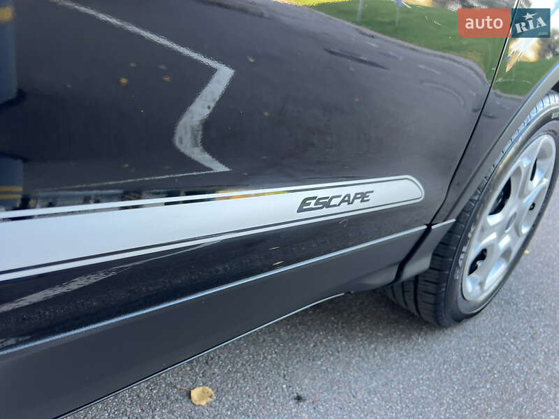 Внедорожник / Кроссовер Ford Escape 2017 в Киеве