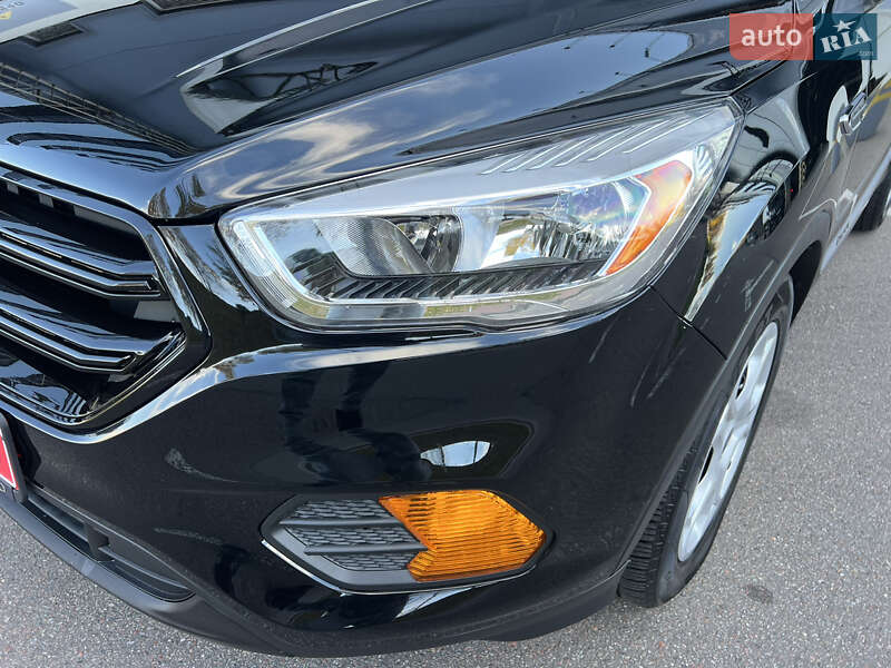 Внедорожник / Кроссовер Ford Escape 2017 в Киеве