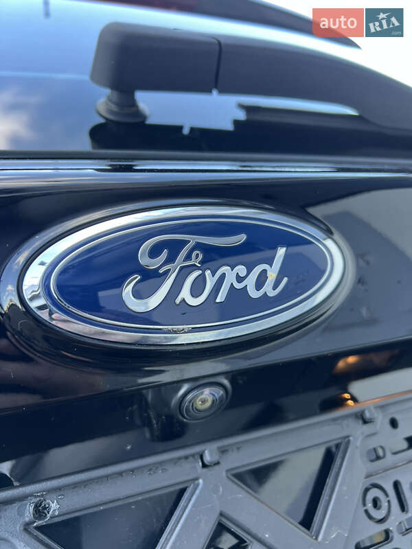 Внедорожник / Кроссовер Ford Escape 2017 в Киеве