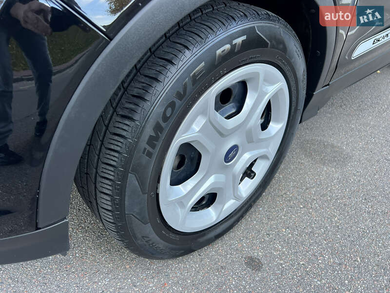 Внедорожник / Кроссовер Ford Escape 2017 в Киеве