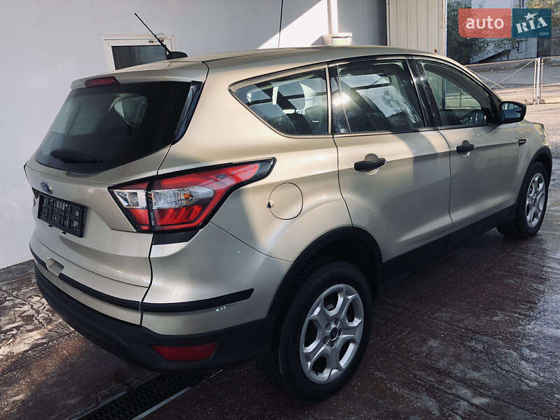Внедорожник / Кроссовер Ford Escape 2017 в Николаеве