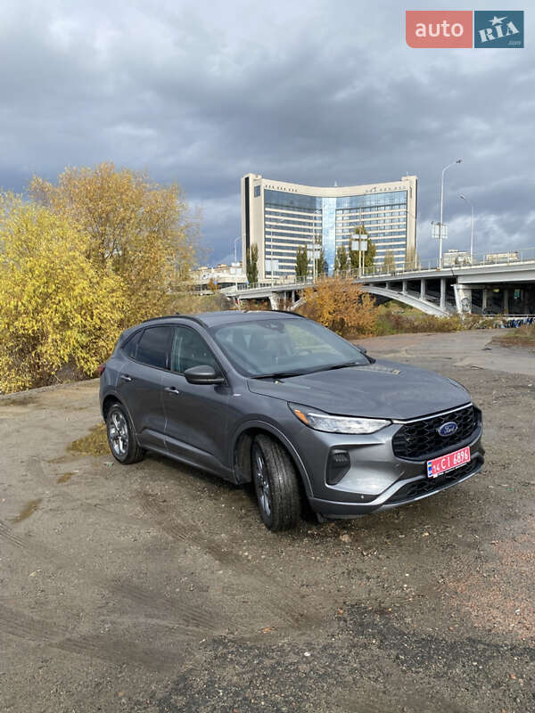 Внедорожник / Кроссовер Ford Escape 2023 в Киеве