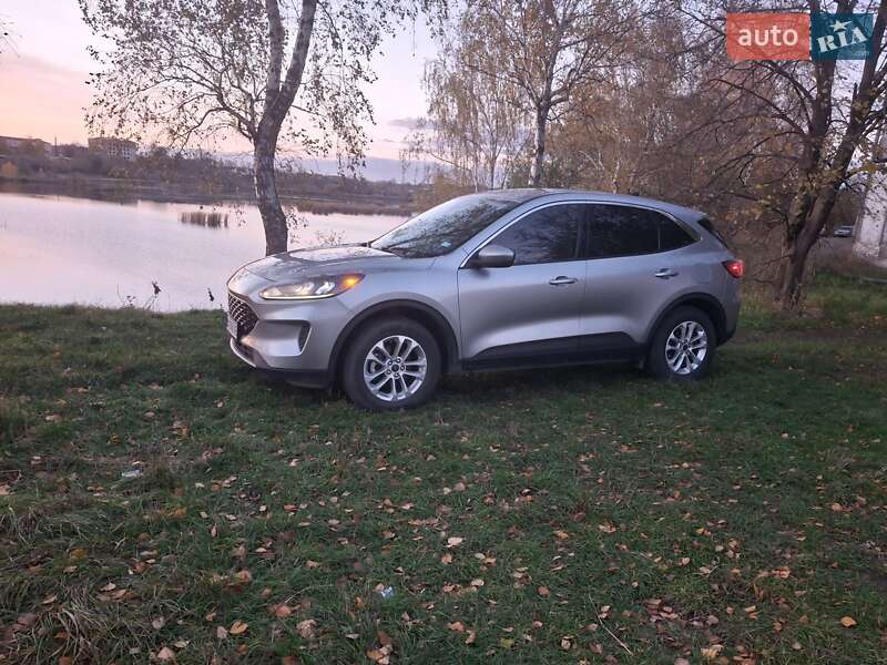 Внедорожник / Кроссовер Ford Escape 2022 в Изяславе