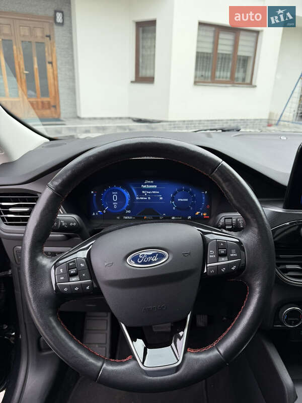 Позашляховик / Кросовер Ford Escape 2021 в Сваляві