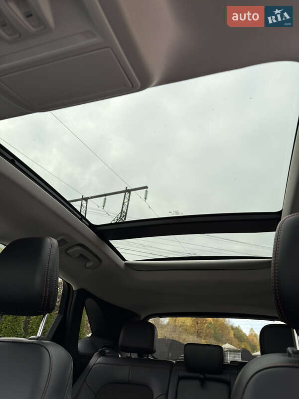 Позашляховик / Кросовер Ford Escape 2021 в Сваляві